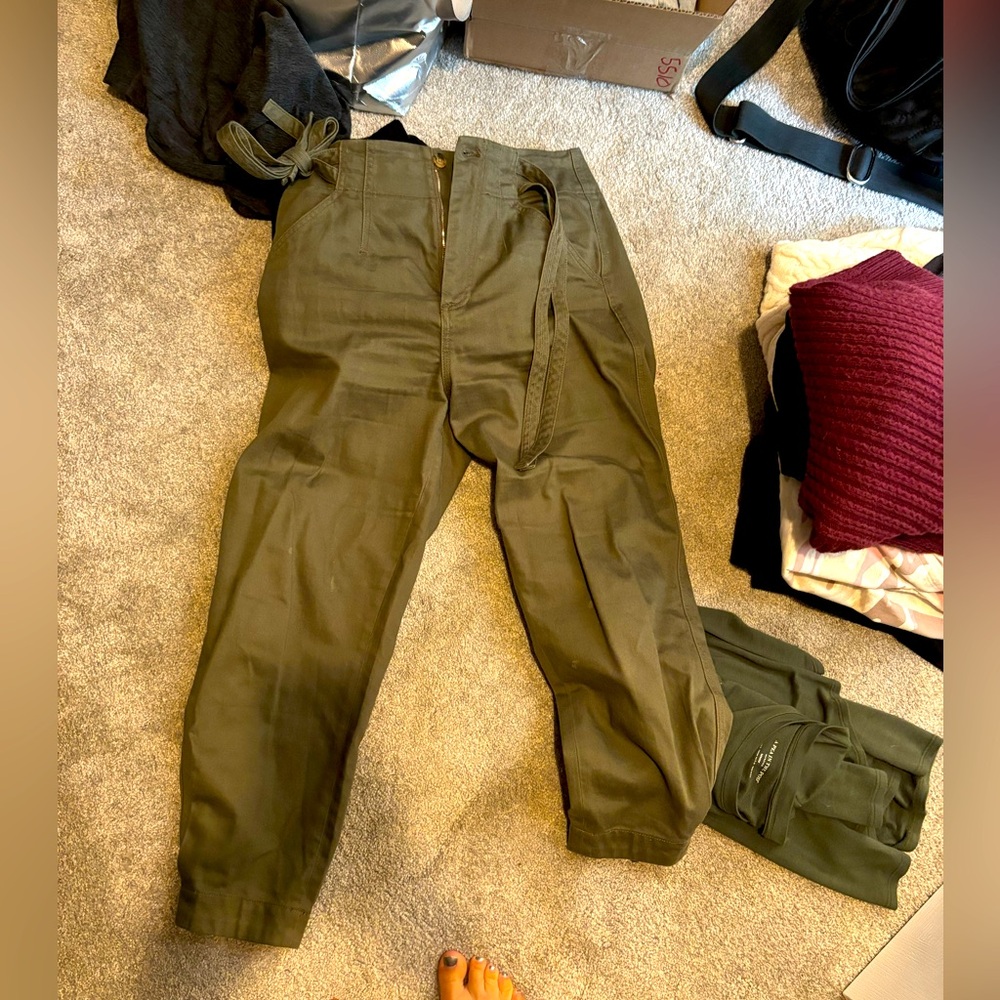 Something navy army green trousers
